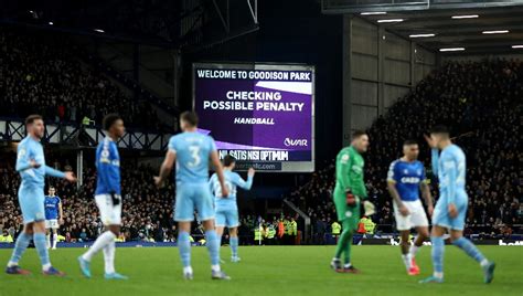 Everton 0 1 Man City Toffees Suffer Cruel Defeat At Goodison Park After Controversial Decision