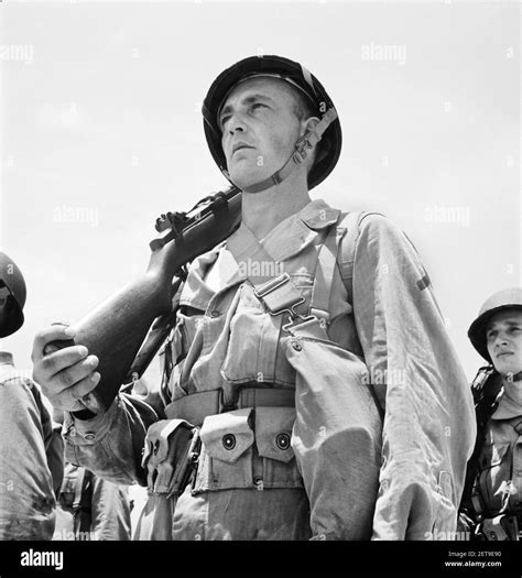 Military uniforms world war ii hi-res stock photography and images - Alamy