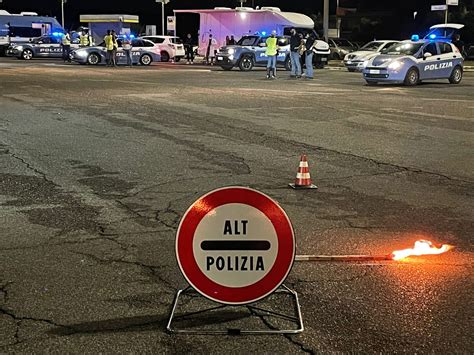 Terracina Controlli Della Polizia E Test Antidroga Direttamente In