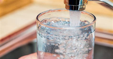 Cu Ntos Vasos De Agua Debemos Beber Al D A Conecta Salud