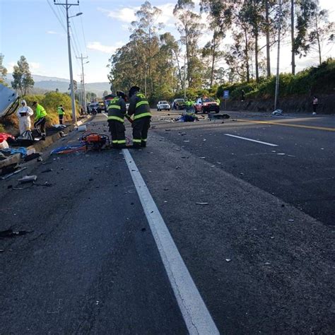 Tres Personas Fallecidas Dejan Accidente En La Panamericana Sur En Machachi