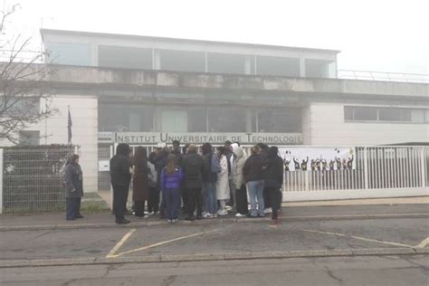 On Twitter Rt F Desouche Des Tudiants De L