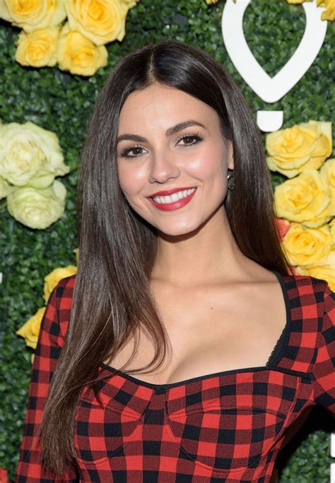 Victoria Justice 2018 Rock The Runway In Hollywood • Celebmafia