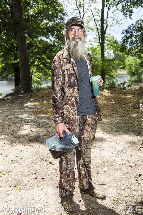 Official Duck Dynasty Season 4 Uncle Si Robertson photos | Duck dynasty costumes, Duck dynasty ...