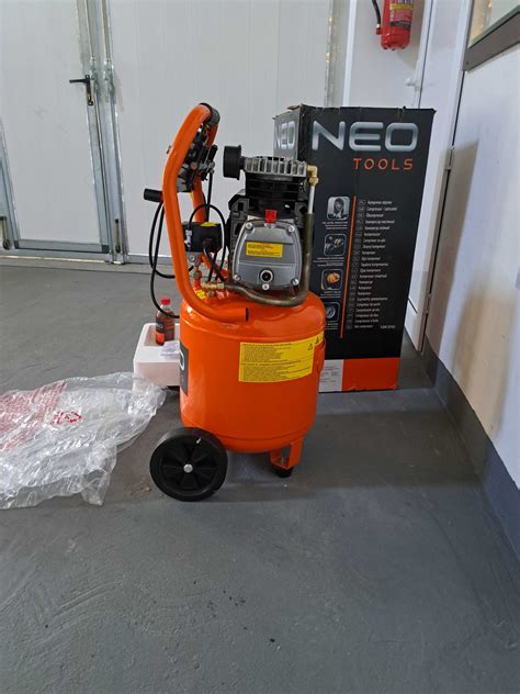 Kompresor Pionowy L Bar Neo Tools Kw L Min Bi Goraj Olx Pl