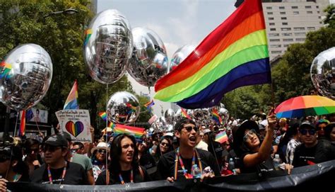 Marcha Del Orgullo Lgbt 2022 Hora Ruta Y Artistas Que Desfilarán En