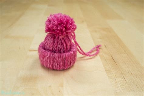 How To Make Little Yarn Hats All Steps Diy And Crafts Handimania