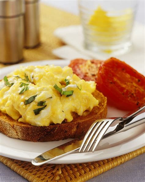 Scrambled Eggs on Toast recipe | Eat Smarter USA