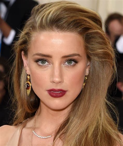 Hall Stars Wall Amber Heard