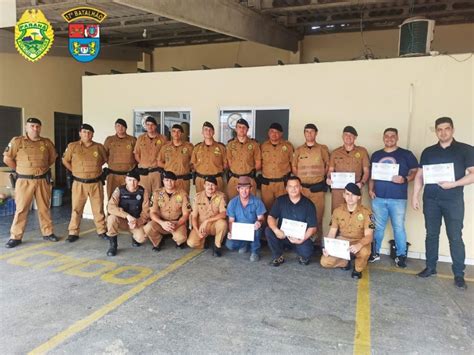 Pol Cia Militar De Arauc Ria Homenageia Policiais Que Se Destacaram No