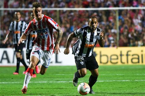 Atlético Mg Leva 3 A 0 Na Argentina E Fica Em Situação Difícil