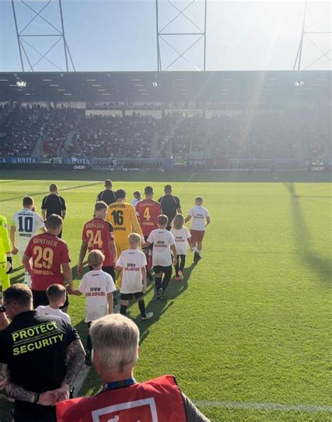 E Jugend Als Einlaufkinder Beim Sv Wehen Wiesbaden