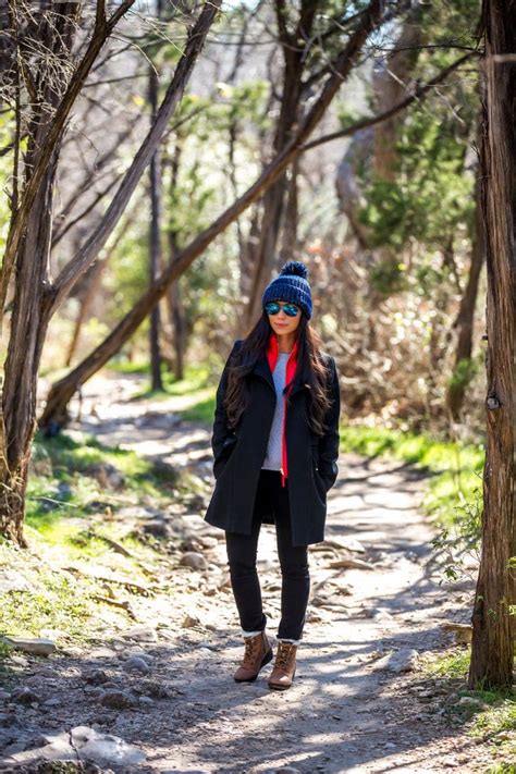 Hiking in Style: Finding the Right Hiking Outfit for You