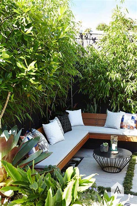 Urban Backyard Oasis With Tropical Decor Ideas Homemydesign