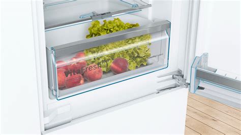 Kin86aff0g Built In Fridge Freezer With Freezer At Bottom Bosch Gb