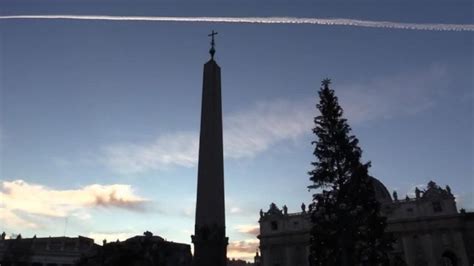 Inaugurazione Del Presepe E Dell Albero Di Natale In Piazza San Pietro