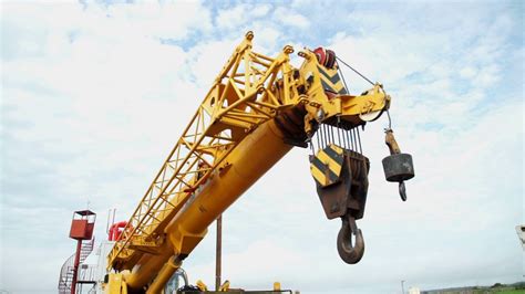 3 Essential Elements to Remember When Buying Lifting Hooks for Cranes ...