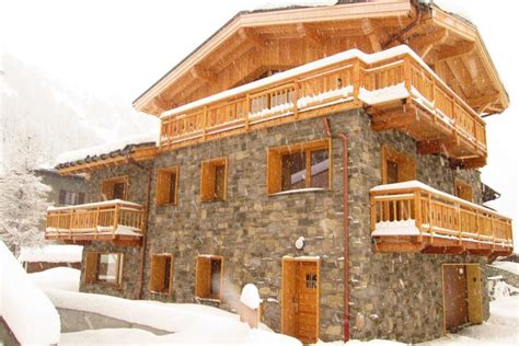 Ski Chalet in Tignes, 5 bedrooms, Ski-in / Ski-out, Log fire, Wi-Fi ...