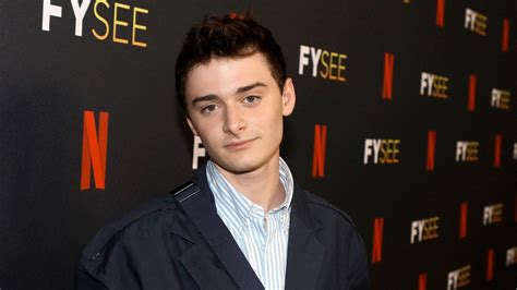 Stranger Things Star Noah Schnapp Comes Out As Gay In New TikTok Video GQ