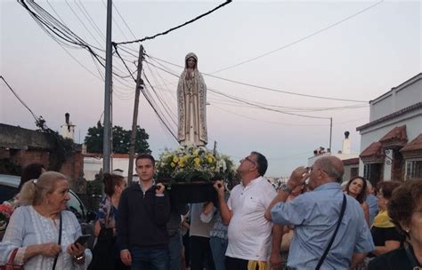 La virgen de Fátima vuelve a recorrer las calles de La Bajadilla en su