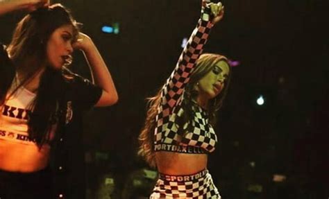 Modelo plus size recria fotos de lingerie da Victorias Secret Metrópoles