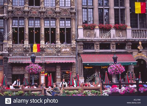 Outdoor Cafes Grand Place Brussels Banque De Photographies Et Dimages