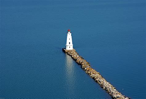 Ashland Breakwater Light (Ashland Harbor Breakwater Light) Lighthouse ...