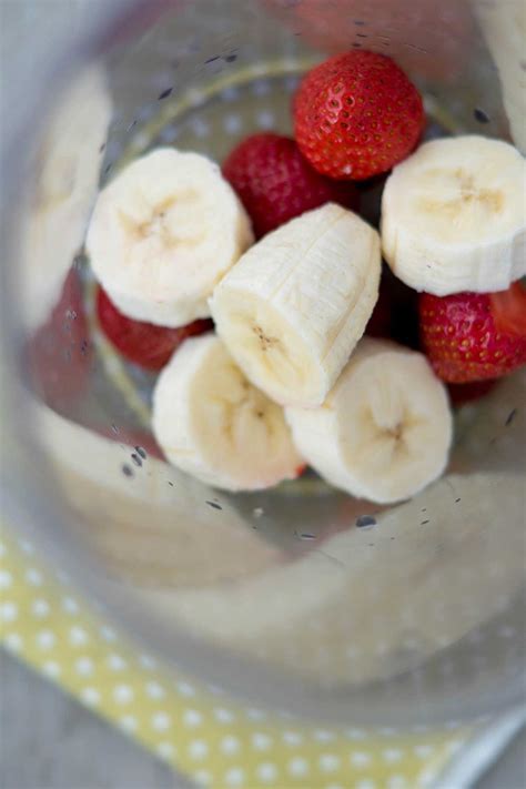 Erdbeer Smoothie selber machen Rezept ohne zusätzlichen Zucker