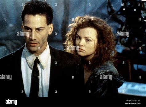 Keanu Reeves And Dina Meyer Film Johnny Mnemonic Usacan 1995