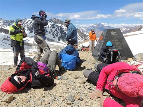 O Milagre dos Andes A história da Sociedade da Neve Cultura Espanhola