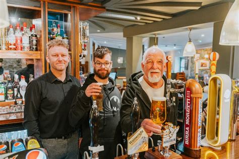 The Oak Tree Pub Reopen After Revamp The Bromsgrove Standard