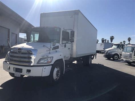 2013 Hino 268 24 Ft Box Truck 220hp Automatic Roll Up Door