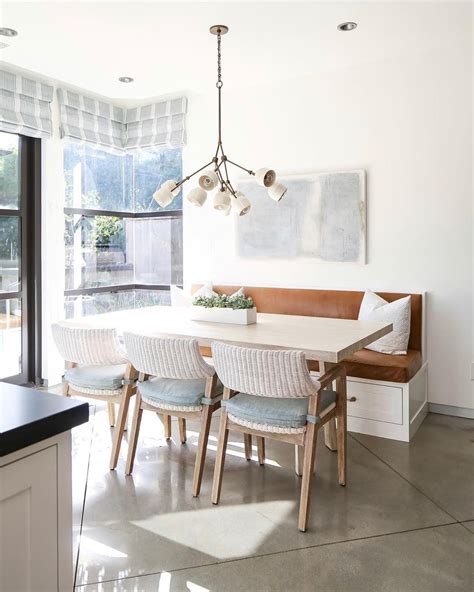 Breakfast Nook Decor Ideas