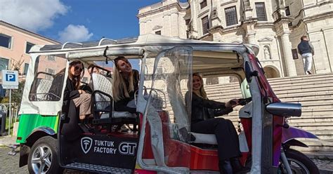 Da Lisbona Giro Turistico Storico Di Belem In Tuk Tuk Getyourguide