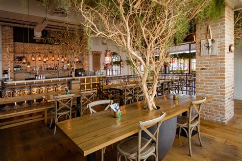 Indian Restaurant In Cheshire Oaks Nr Chester Zoo