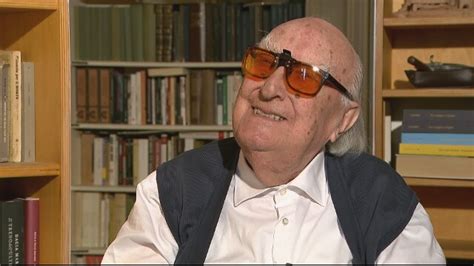 Auguri Ad Andrea Camilleri Oggi Compie 93 Anni Video Rai News