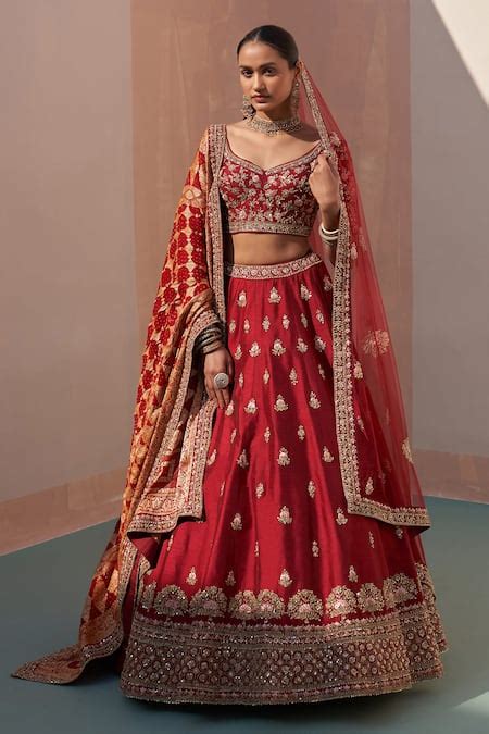 Buy Maroon Raw Silk Embroidered Zardozi Plunge V Neck Floral Bridal