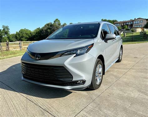 Review Toyota Sienna Xle Awd Woodland Edition