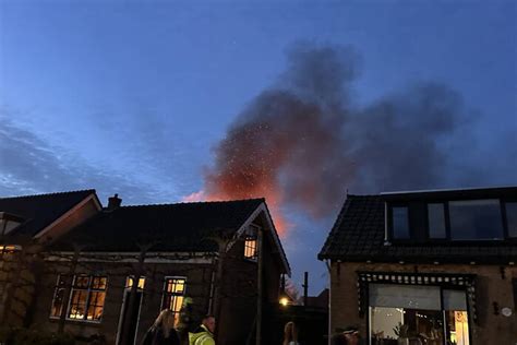 Felle Uitslaande Brand In Een Schuur Achter Woning Oozo Nl