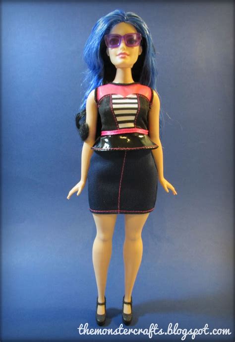 Doll review: Barbie fashionistas curvy "Sweetheart Stripes"