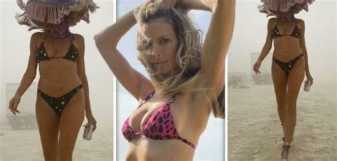 Heidi Klum Flaunts Figure In Bikini As She Strips Off In Desert