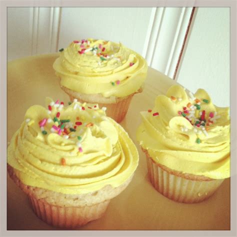 The Martha in Me: Yellow Cake - Birthday Cupcakes