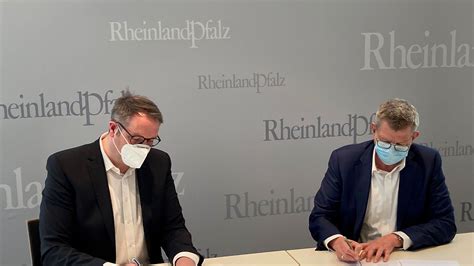 Deutsche Glasfaser Und Rheinland Pfalz Planen Den Bau Von 700 000