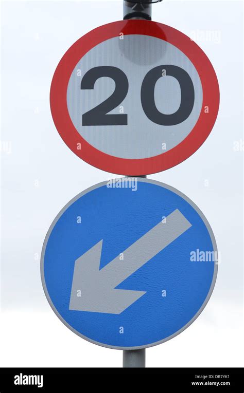 20mph Zones And Limits Hi Res Stock Photography And Images Alamy