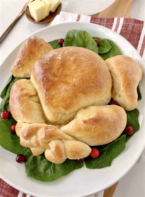 Thanksgiving Bread Recipes For A More Cozy Celebration