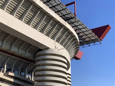 Estadio De San Siro Fotos De Stock Imágenes De Estadio De San Siro Sin
