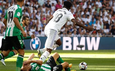 Laliga Real Madrid Se Adue A Del Liderato Tras Vencer Al Betis Con