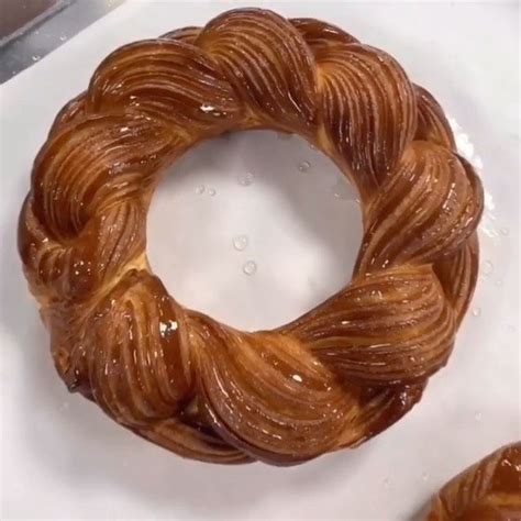 Fou De P Tisserie On Instagram La Superbe Viennoiserie En Couronne De