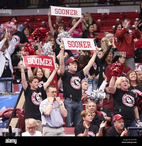 College Gymnastics Fans Hi Res Stock Photography And Images Alamy