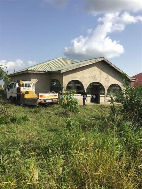 For Sale Spacious Bedroom House On Plots Unfinished Gem Abuakwa